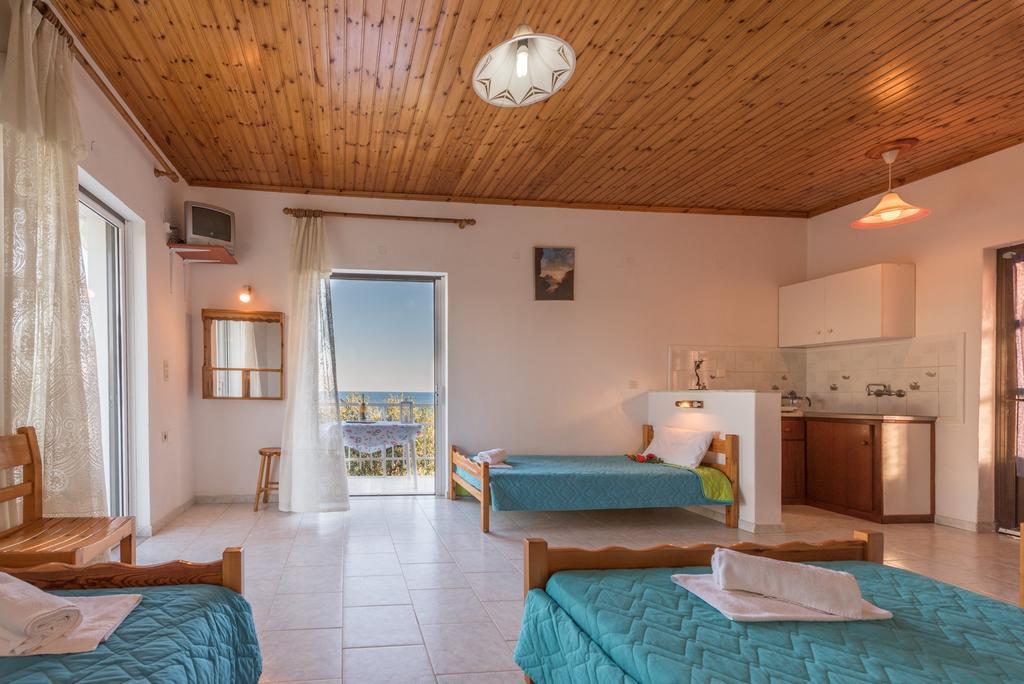 Apartment Jimmy'S Sea View Studios